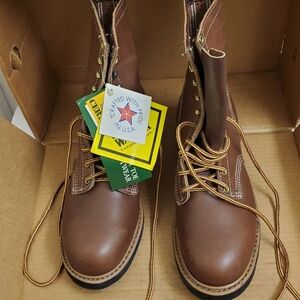 New with tags and box Vintage walker oil resistant men's boots size 8 D